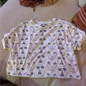 Disclosure crop top with print